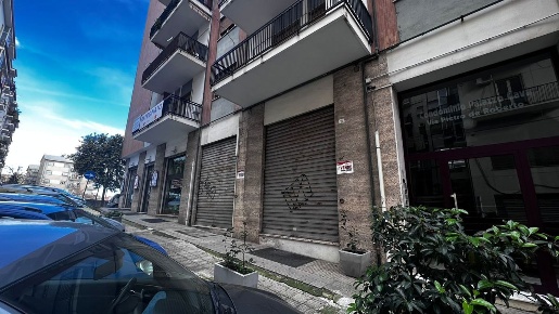 Foto Magazzino in Via Pietro De Roberto snc, Cosenza Centro di 30 m²