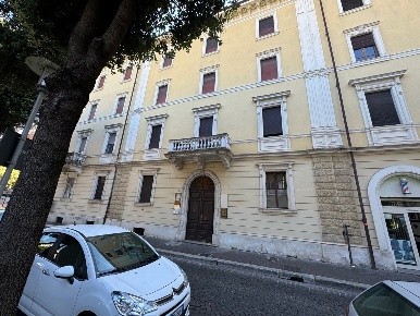 Foto Ufficio in Ufficio a Piazza Tacito, Terni Centro Storico di 180 m²