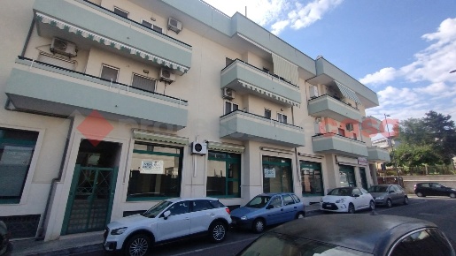 Foto Negozio in Via Roma 44, San Giorgio Ionico di 258 m² con 1 locali
