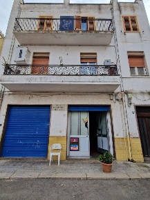 Foto Negozio in Via Imperatore Augusto 18, Brindisi Commenda di 74 m²