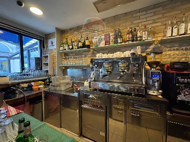 Foto Bar a Arquà Polesine Centro di 210 m² con 2 locali in vendita