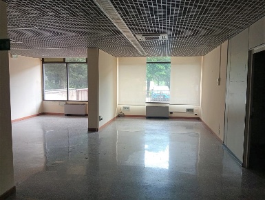 Foto Negozio a Perugia Ferro di Cavallo di 324 m² con 3 locali in affitto