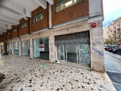 Foto Negozio in Via Marchese di Roccaforte 37, Palermo di 160 m² in affitto