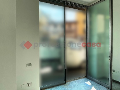 Foto Negozio a Livorno Attias - Marconi di 20 m² con 1 locali in affitto