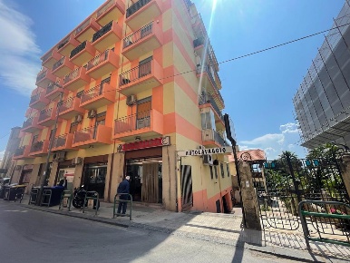 Foto Magazzino in Via Consolare Valeria 425, Messina Contesse di 390 m²