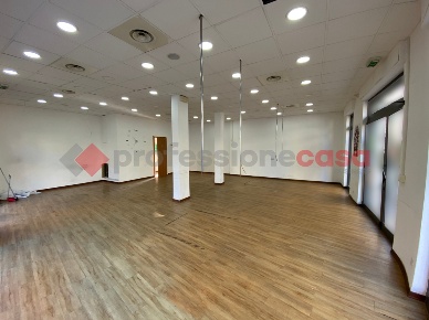 Foto Negozio a Livorno Cisternone di 100 m² con 1 locali in affitto