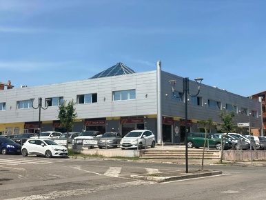 Foto Ufficio in Via Aldo Moro snc, Aprilia Centro di 68 m² con 1 locali