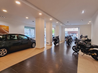 Foto Negozio in Via San Giovanni 37, Milazzo Centro di 218 m² con 1 locali