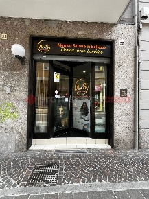 Foto Negozio in Via Gaspare Rotondi 55, Paderno Dugnano Centro di 30 m²