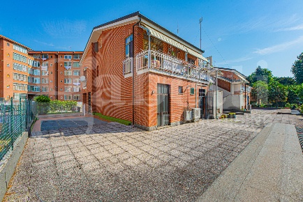 Foto Negozio in Via Piave 54, Rivoli Coop - Vecco di 66 m² con 2 locali