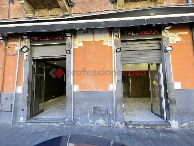 Foto Negozio in Via Gesualdo Clementi 41-43, Catania Centro Storico