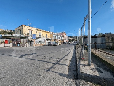 Foto Negozio in Viale Vanvitelli 00, Bacoli Centro di 38 m² in affitto