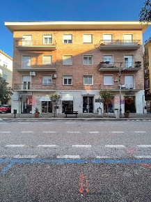 Foto Negozio in Corso della Repubblica 241, Cassino Centro di 59 m²