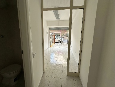 Foto Negozio in Via Pasquale Tola 13, Cagliari San Benedetto di 50 m²