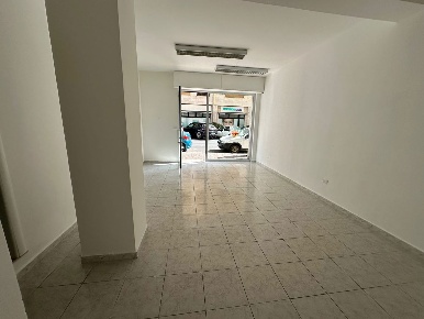 Foto Negozio in Via Pasquale Tola 13, Cagliari San Benedetto di 50 m²