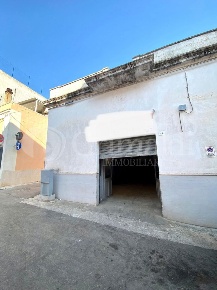 Foto Laboratorio in Via IX FEBBRAIO 14, Tuglie di 105 m² con 4 locali
