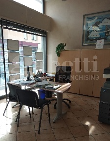 Foto Negozio in Via A. Costa 30, Codogno Centro di 60 m² con 2 locali