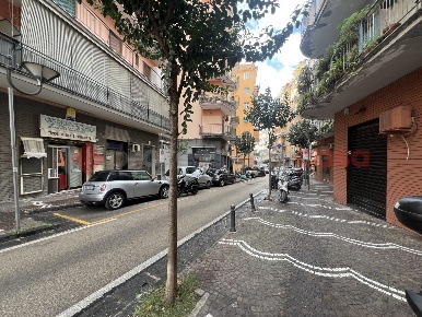 Foto Negozio in Via Secondo viale melina 43, Portici di 45 m² con 2 locali