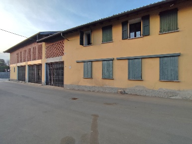 Foto Negozio in sempione, Varallo Pombia Centro di 160 m² con 2 locali