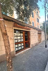 Foto Negozio in Adelaide Ristori, Roma Parioli di 41 m² in affitto