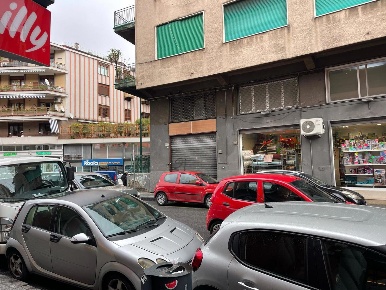 Foto Negozio in Corso vittorio emanuele 658, Napoli di 35 m² con 2 locali