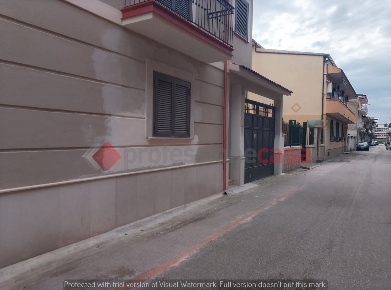 Foto Negozio in Via Cosenza 44, Marcianise di 50 m² con 1 locali in affitto