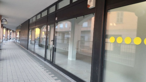 Foto Negozio in Via san bartolomeo 55, Cerro Maggiore Cantalupo di 70 m²