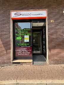 Foto Negozio in Via Saluzzo 18, Savigliano Centro di 45 m² con 2 locali