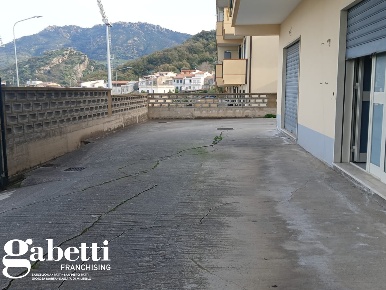 Foto Magazzino in Via Meazza 8, Patti Case Nuove Russo di 120 m² in affitto