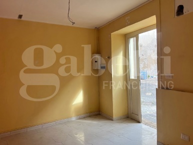 Foto Ufficio a Capua Centro di 90 m² con 4 locali in affitto