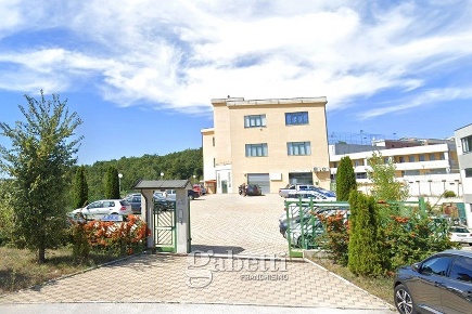Foto Ufficio in Giovannitti, Campobasso Zona Industriale di 133 m²