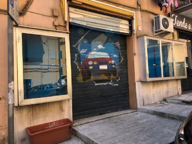 Foto Negozio in XXIV MAGGIO, Monterotondo Centro di 52 m² con 1 locali