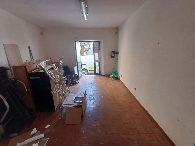 Foto Negozio in Via Alfieri 55, Ceprano Centro di 25 m² in vendita
