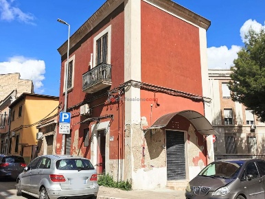 Foto Negozio in Piazza Pavoncelli 5, Foggia di 50 m² con 2 locali
