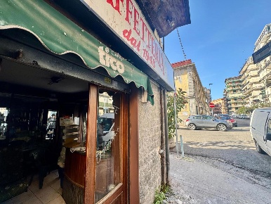 Foto Negozio in loffredo ferrante, Napoli Arenaccia di 45 m² in vendita