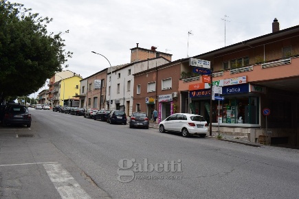 Foto Negozio in XXIV Maggio, Campobasso Via XXIV Maggio, CEP di 90 m²