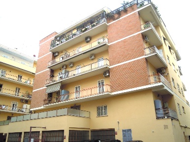 Foto Magazzino in Giuseppe Allievo, Roma Monte Mario - Trionfale di 880 m²