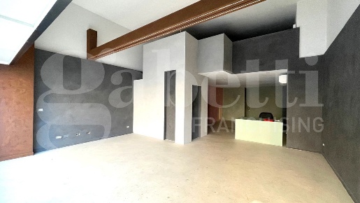 Foto Negozio in Via GESTRO 14, Genova Foce di 84 m² con 1 locali in affitto