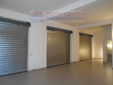 Foto Negozio a Afragola di 80 m² con 1 locali in affitto