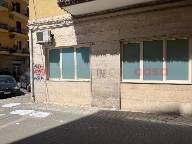 Foto Negozio in Via LATERZA 5, Bari Carrassi di 328 m² in vendita