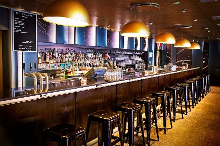 Foto Bar in repubblica, Arona Centro di 180 m² con 2 locali in vendita