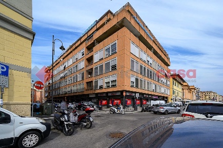 Foto Ufficio a Livorno Via Grande - Piazza della Repubblica di 212 m²