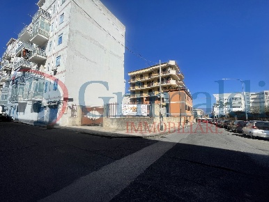 Foto Magazzino in Via Contesse 1, Messina Santa Lucia - San Filippo