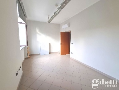 Foto Ufficio in Via ROMA 00, Pomigliano d'Arco Centro di 100 m² in vendita