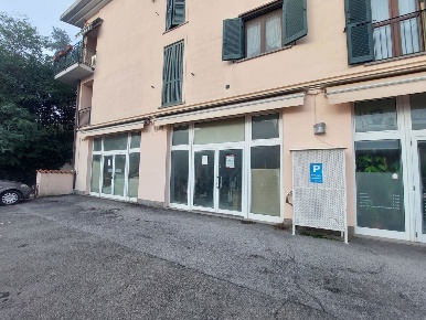Foto Negozio in Via Sp31 snc, Amelia Centro di 100 m² con 2 locali
