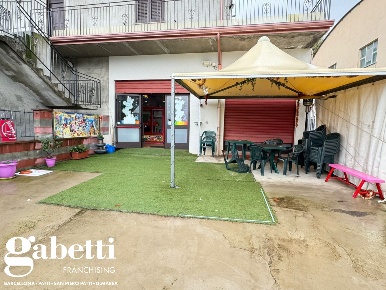 Foto Negozio in Via Croce Segreto snc, Patti di 200 m² con 1 locali