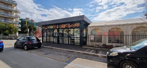 Foto Negozio in Piazzale Nicholas Green 1, Cassino Centro di 50 m²