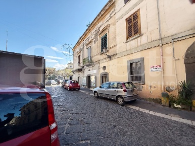 Foto Negozio in Via San Pietro 52, Scafati Centro di 82 m² con 3 locali