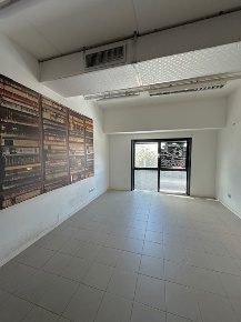 Foto Ufficio in dei tigli, Bastia Umbra Bastia di 200 m² con 5 locali
