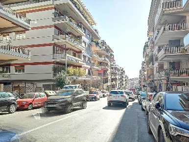 Foto Negozio in Ugo De Carolis, Roma Balduina di 75 m² in affitto